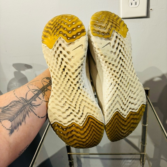 Nike Epic React Flyknit AQ0070 201 Light Cream Women’s Size 10.5 - Picture 6 of 11